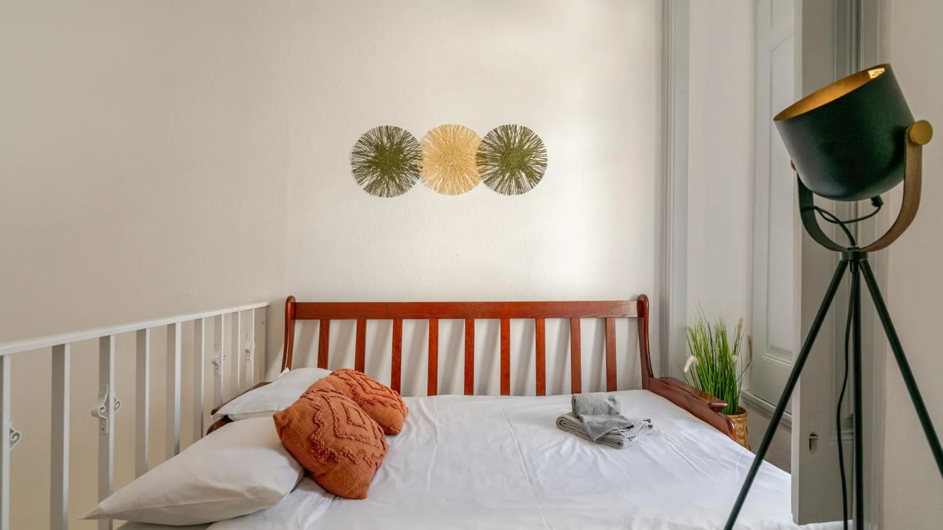 Down Town Beach House Албуфейра 0*,  Португалия