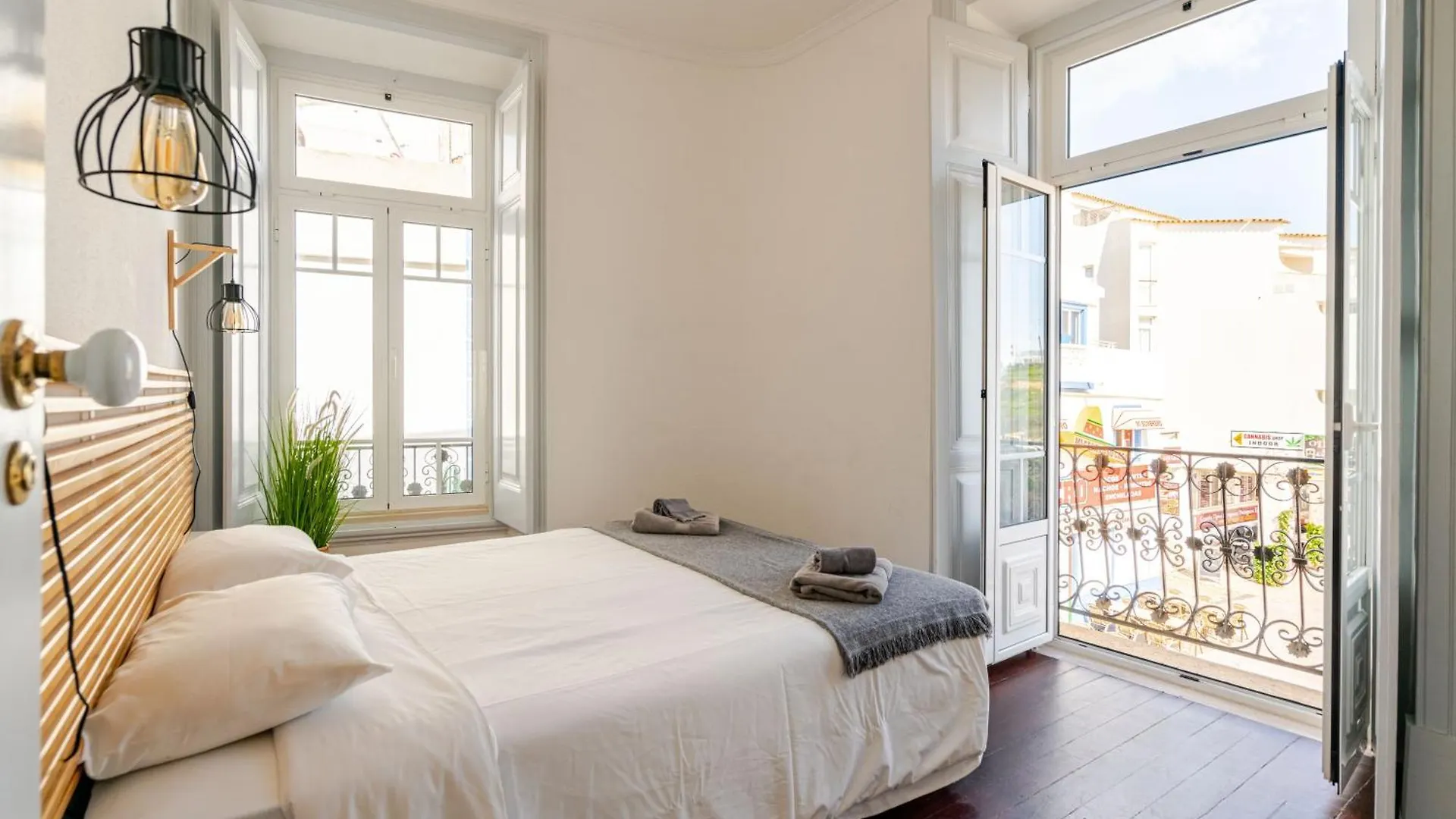 Down Town Beach House Албуфейра Дом отдыха